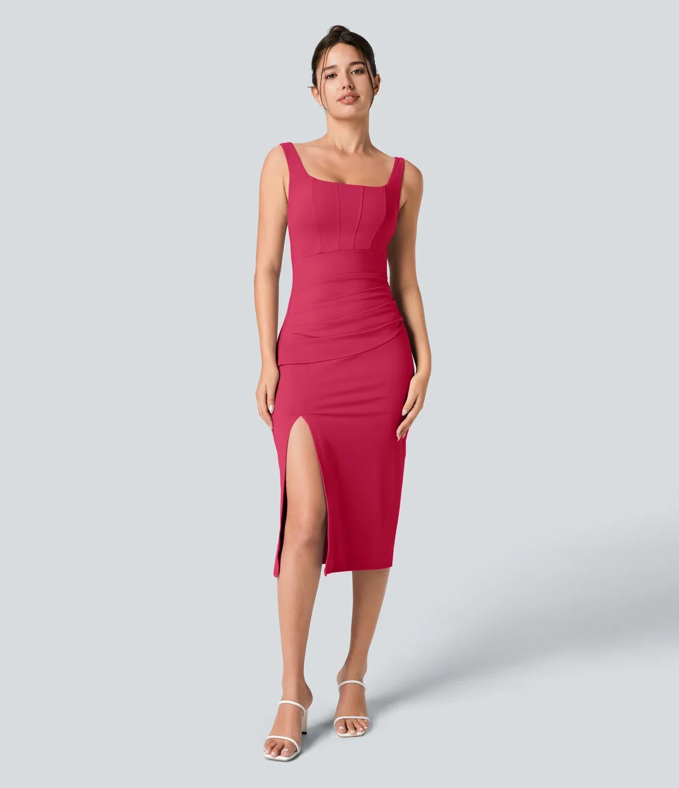 Abito midi casual aderente alla figure con spacco, corsetto senza schienale con scollatura quadrata e ruches